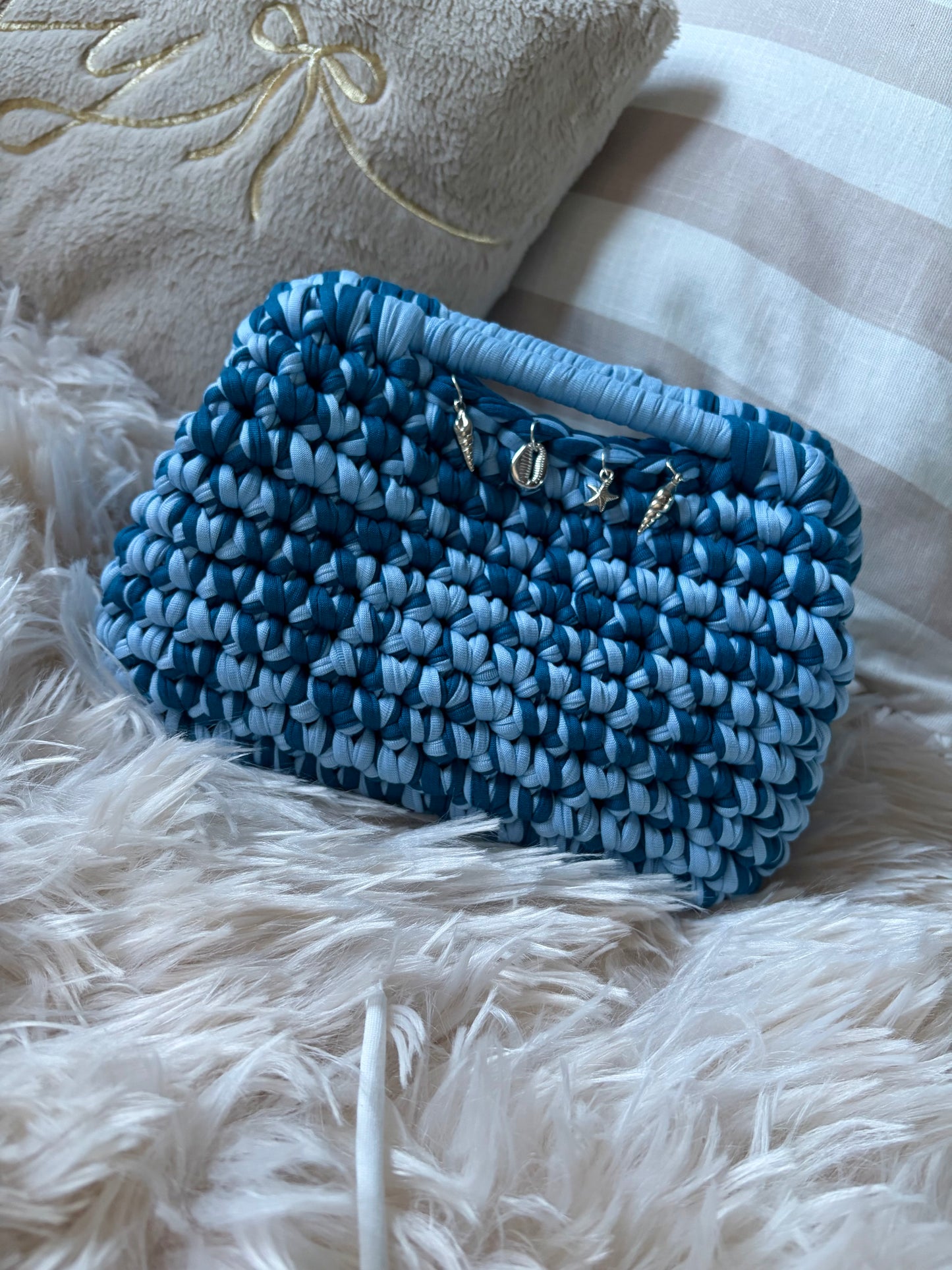 santorini 'handheld' clutch